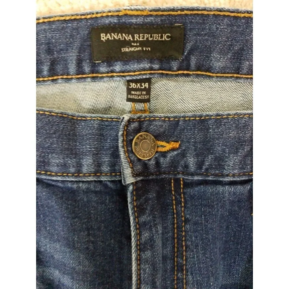 BANANA REPUBLIC ~Men's Size 36×34~Blue Denim Straight Fit Jeans.